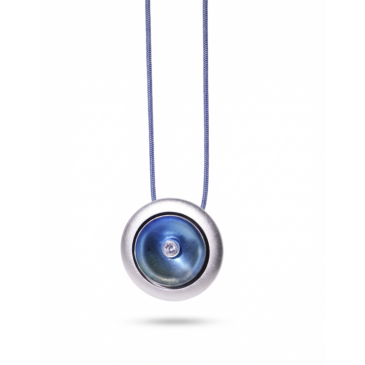 Solo pendant 2